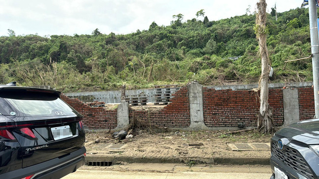 軍方營區圍牆破損造成淹水  高市府將協助整修 | 華視新聞