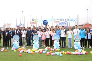 台中西屯足球場啟用獲國際認證 市府：串起足球廊帶