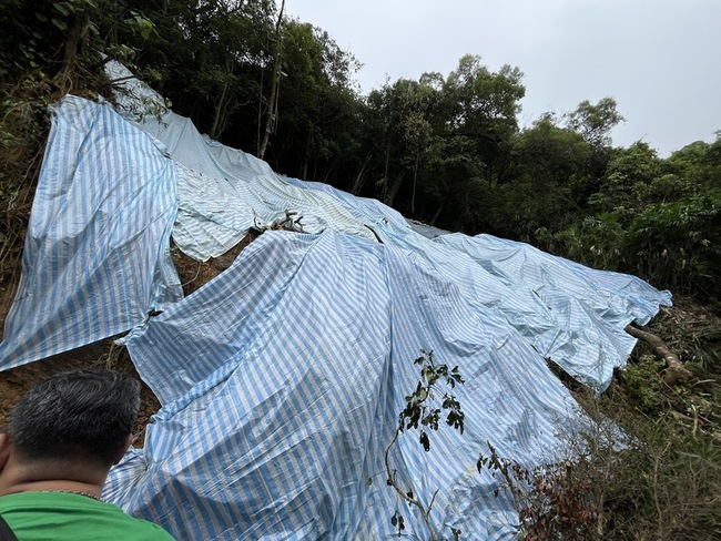 土石流壓擠民宅門窗變形  基隆住戶盼市府協助 | 華視新聞