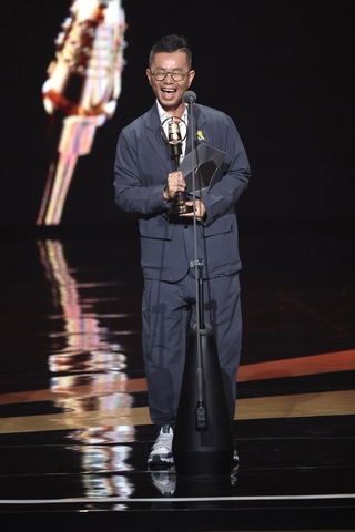 金鐘59節目類節目創新獎 「換個爸媽過幾天」奪得