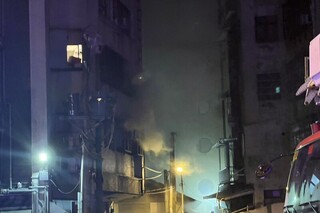 中市公寓2樓凌晨火警  1男送醫不治