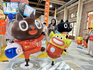 首屆台文朗讀節開幕 火箭阿伯用台語說太空知識