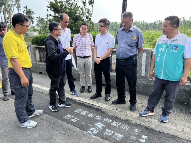 屏東台水工程臨鋪路面惹怨  鍾佳濱會勘拋解方 | 華視新聞