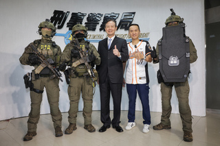 愛爾麗捐贈美製高科技設備 強化除暴特勤警安全