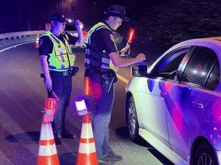 國道警取締未繫安全帶  單夜243件、無照駕駛18件