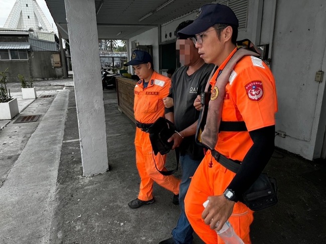 涉洗錢通緝男自高雄第二港口出海報關 遭攔捕歸案 | 華視新聞