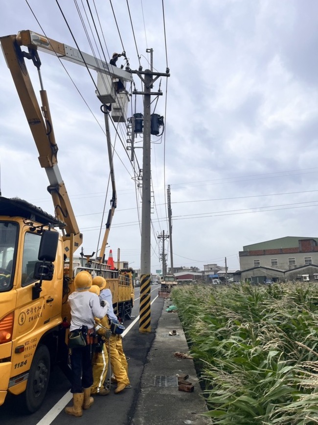 颱風康芮襲台 雲林逾7千戶尚未復電、28人預防撤離 | 華視新聞