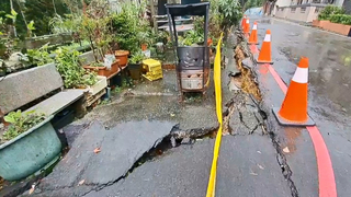 基隆民宅旁地基下陷  市府拉封鎖線撤離住戶