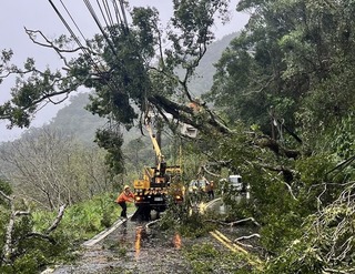 颱風康芮來襲  大新竹逾萬戶停電、3438戶待搶修