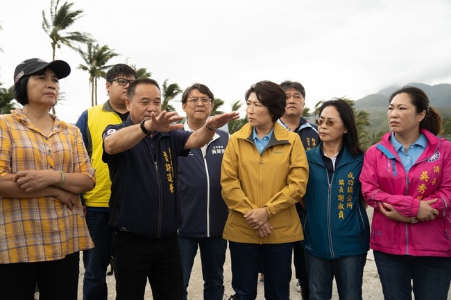 台東逾60艘漁船沉沒或漂流 長濱漁港大量漂流木 | 華視新聞