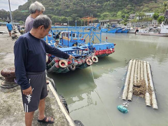 花蓮石梯漁港重創竹筏翻覆  台11線沿海公路掏空 | 華視新聞