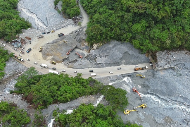 蘇花公路匯德隧道搶通 11時起管制放行 | 華視新聞