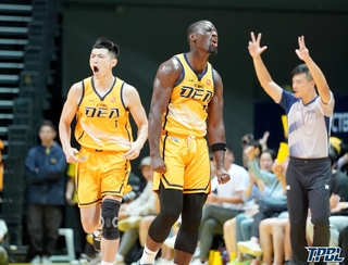 TPBL捷翼5記三分彈、轟28分 特攻逆轉勝海神