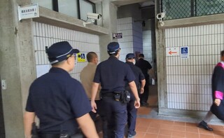 台中警局外對友潑汽油縱火致死 男一審判無期