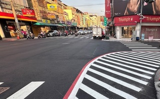 中市路口紅線外推劃設槽化線 交通局：禁車輛跨越
