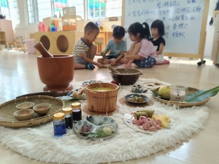 屏東幼生學製酸菜、粄捲  傳承客家庄獨特風味