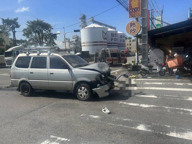 台中大肚機車與小貨車碰撞 騎士不治 | 華視新聞