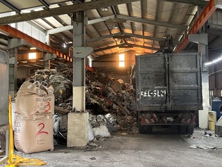 人頭租廠房違法堆置廢棄物 9嫌及環保公司遭起訴