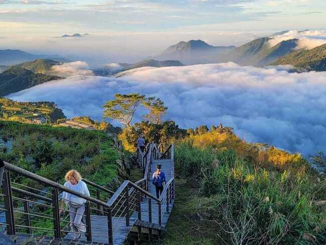 秋冬季節阿里山隙頂雲海大景 國內外遊客：超漂亮 | 華視新聞