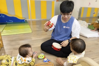 沙鹿托嬰中心首名男托育員 行動證明大男生也可勝任