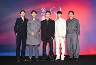 「星空」5帥為戲剃頭如和尚 黃河泡進有蛆海水