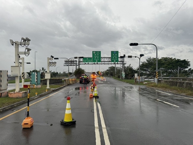 颱風逼近屏東戒備  往霧台道路封閉、國道開放停車 | 華視新聞