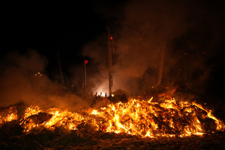 屏東崎峰海灘夜半百人送王 南州迎王圓滿落幕