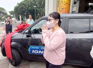 嘉縣商圈購物節汽車大獎得主 騎車被撞卻因禍得福