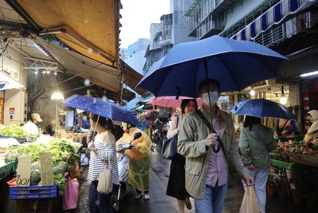 氣象署估27日大陸冷氣團影響  北部低溫探14度 | 華視新聞