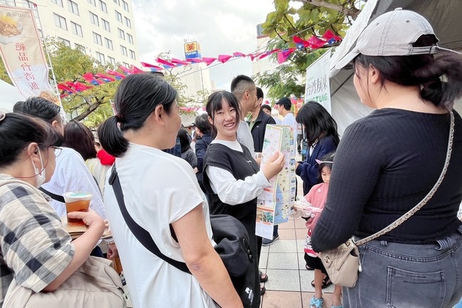 屏東參加日本沖繩台灣祭 用好物與世界交朋友 | 華視新聞