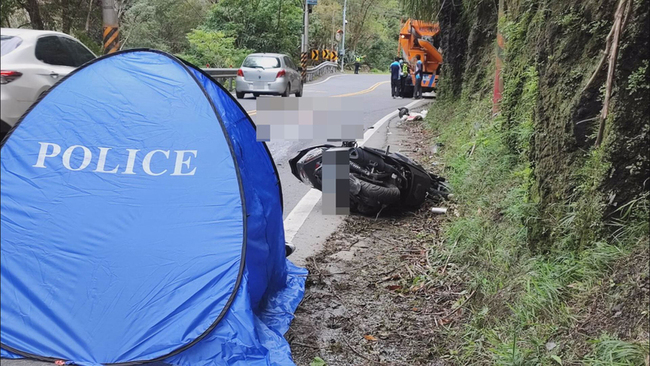 台14線機車與水泥車事故 無照17歲少年雙載2死 | 華視新聞