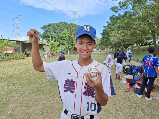 徐生明盃少棒美濃晉16強 唐瀧昊敲滿貫砲偶像郭天信 | 華視新聞