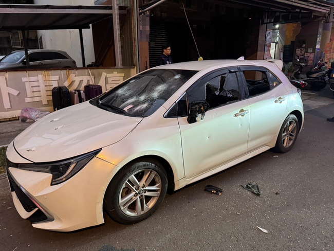 台中租賃車行疑財務糾紛15輛車遭砸  警逮8人送辦 | 華視新聞