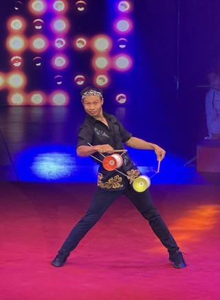 台灣扯鈴囡仔朱泉合  跨國演出生涯向前走