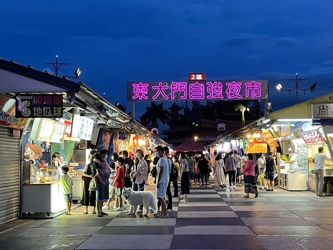 慶祝12強台灣隊奪冠  花蓮東大門、市場發加倍券 | 華視新聞