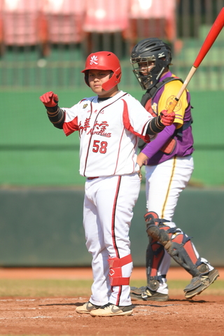 大專棒球聯賽邱亭堯4安4打點 南華預賽5連勝