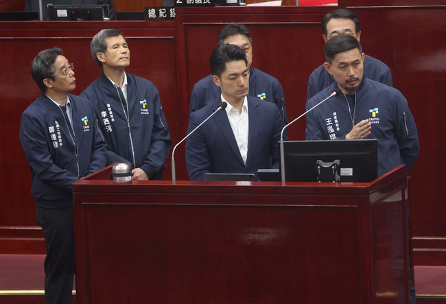 大巨蛋自行車道多人摔車滑倒 北市要求遠雄改善 | 華視新聞