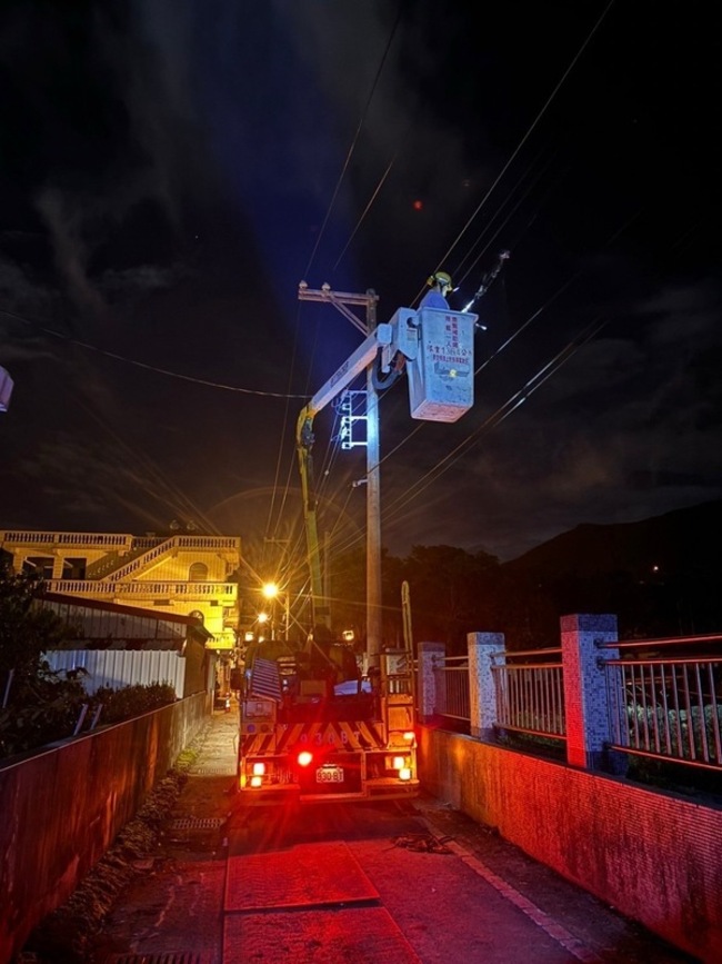 花蓮壽豐鄉電纜線遭竊路燈不亮  警擴大追查 | 華視新聞