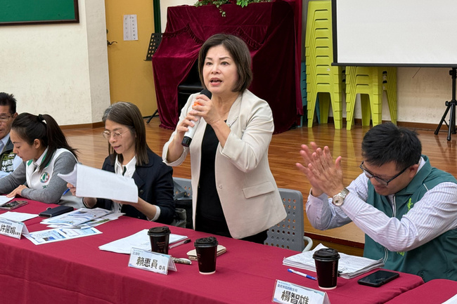 賴惠員邀官員考察台南校園 盼改善校舍及數位轉型 | 華視新聞