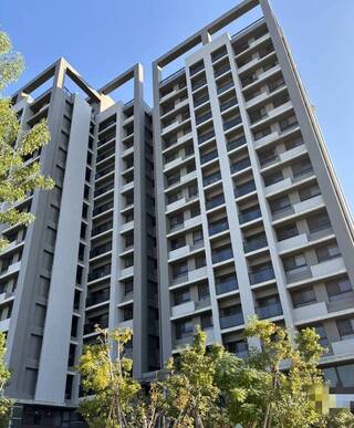 台中小二男童多日未到校 破門驚見母子平躺床上雙亡