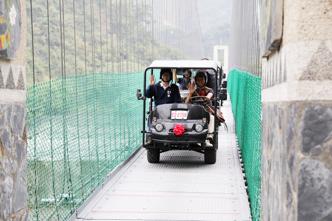 高雄茂林吊橋啟用 搭配搬運車補助提升農產運輸效能 | 華視新聞