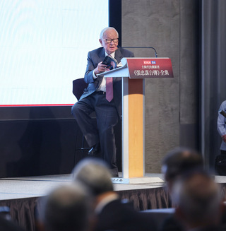 黃仁勳若允任台積電執行長 張忠謀：要過的關也不少