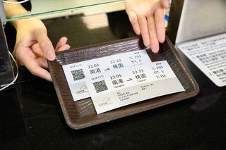 高鐵QR Code紙票逐步取代磁條車票 促省時便利