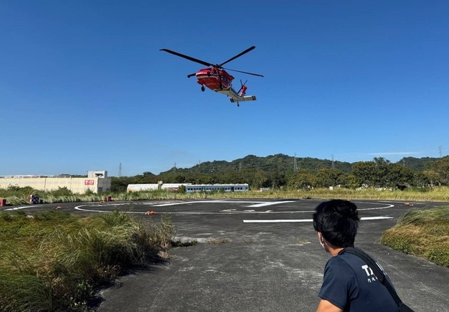 玉山園區12天10山難 7旬翁南二段摔傷直升機救出 | 華視新聞