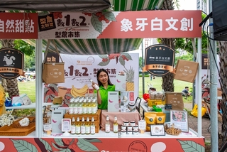 高市果農父女檔  融入產品開發設計推廣大樹荔枝