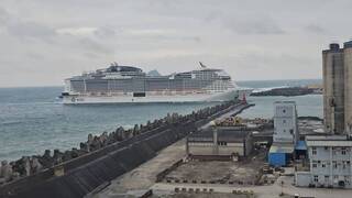 榮耀號修復抵基隆港2286人登船沖繩5天行