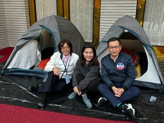 確保20日議事順利 藍委議場前架帳篷排班留守