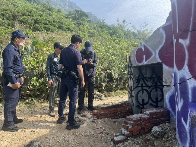 高雄柴山阿朗壹碉堡遭塗鴉破壞  警逮2嫌送辦 | 華視新聞