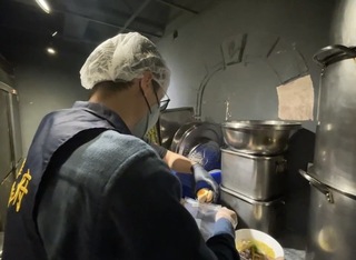 3人吃完身體不適  高雄某知名拉麵停業清消