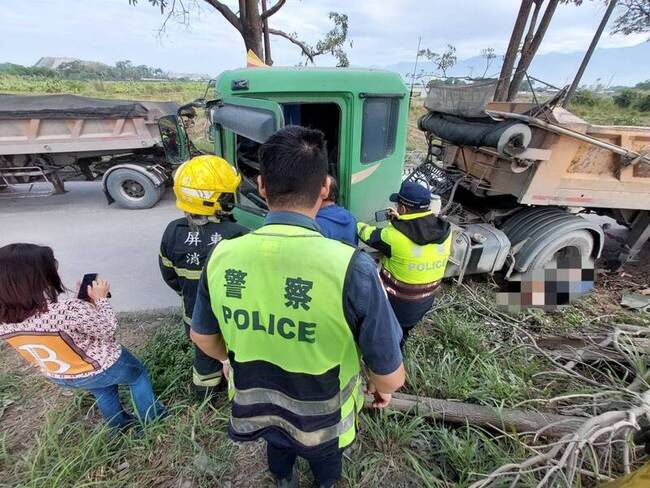 屏東砂石車司機下車未拉手煞  車體滑行遭碾亡 | 華視新聞